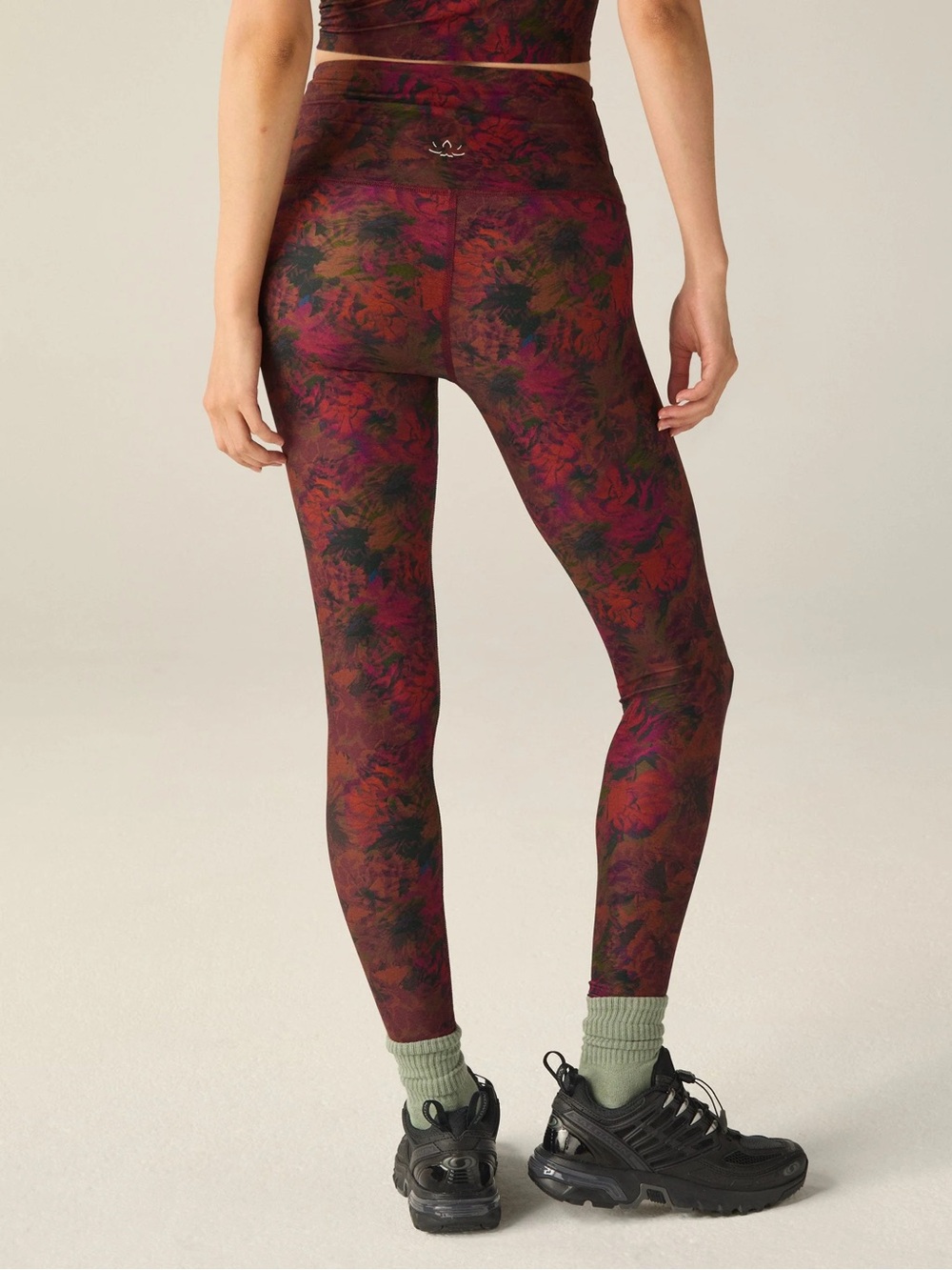 BEYOND YOGA SOFTMARK CAUGHT MIDI HIGH WAISTED LEGGING MIDNIGHT FLORAL sz S EUC